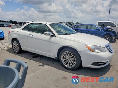 Czwarte zdjęcie samochodu z boku: 2011 CHRYSLER 200 LIMITED VIN:1C3BC7EG6BN554720 - miniatura