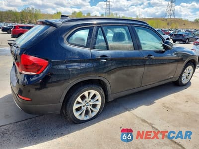 Trzecie zdjęcie samochodu z tyłu: 2013 BMW X1 XDRIVE28I VIN:WBAVL1C57DVR87518 - miniatura