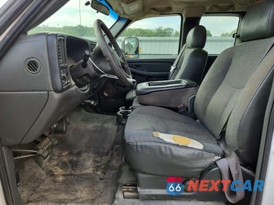 Zdjęcie 7 z 12 samochodu: 2006 CHEVROLET SILVERADO C2500 HEAVY DUTY VIN:1GCHC29D66E189101 - miniatura