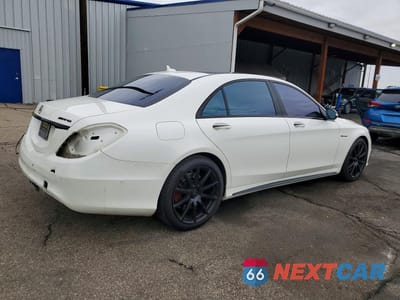 Trzecie zdjęcie samochodu z tyłu: 2015 MERCEDES-BENZ S 63 AMG VIN:WDDUG7JB3FA140428 - miniatura