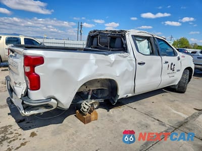 Trzecie zdjęcie samochodu z tyłu: 2021 CHEVROLET SILVERADO K1500 RST VIN:3GCUYEET8MG330772 - miniatura