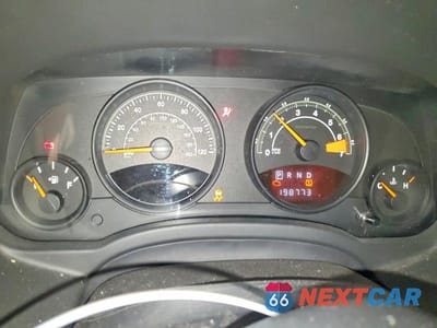 Zdjęcie 9 z 13 samochodu: 2015 JEEP PATRIOT SPORT VIN:1C4NJRBBXFD218096 - miniatura