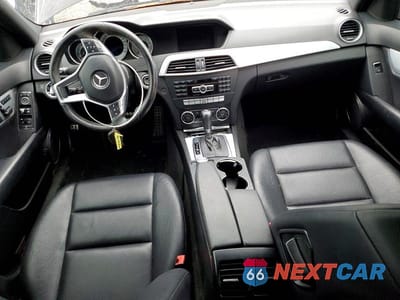 Zdjęcie 8 z 12 samochodu: 2013 MERCEDES-BENZ C 250 VIN:WDDGF4HB3DA783430 - miniatura