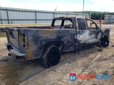 Trzecie zdjęcie samochodu z tyłu: 2017 CHEVROLET SILVERADO K1500 LT VIN:1GCVKREH3HZ326885 - miniatura