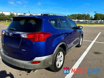 Czwarte zdjęcie samochodu z boku: 2014 TOYOTA RAV4 XLE VIN:2T3WFREVXEW122238 - miniatura
