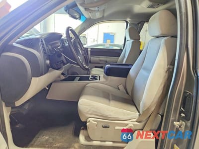 Zdjęcie 7 z 12 samochodu: 2007 CHEVROLET SILVERADO K1500 VIN:2GCFK19Y571688787 - miniatura