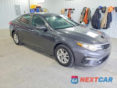Czwarte zdjęcie samochodu z boku: 2019 KIA OPTIMA LX VIN:5XXGT4L36KG277806 - miniatura