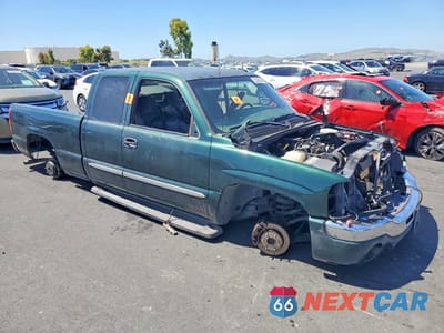 Czwarte zdjęcie samochodu z boku: 2003 GMC NEW SIERRA C1500 VIN:2GTEC19TX31157155 - miniatura