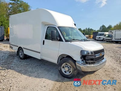 Czwarte zdjęcie samochodu z boku: 2025 CHEVROLET EXPRESS G3500 VIN:1HA0GRF7XSN006460 - miniatura