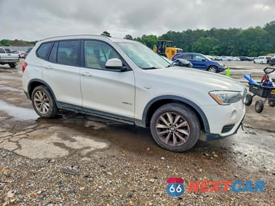 Czwarte zdjęcie samochodu z boku: 2017 BMW X3 SDRIVE28I VIN:5UXWZ7C34H0X39851 - miniatura
