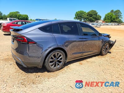 Trzecie zdjęcie samochodu z tyłu: 2022 TESLA MODEL X VIN:7SAXCAE52NF341119 - miniatura
