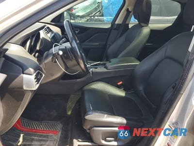 Zdjęcie 7 z 13 samochodu: 2017 JAGUAR F-PACE PREMIUM VIN:SADCJ2BN3HA491513 - miniatura