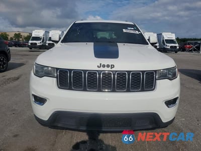 Piąte zdjęcie samochodu w środku: 2019 JEEP GRAND CHEROKEE LAREDO VIN:1C4RJEAG6KC649932 - miniatura