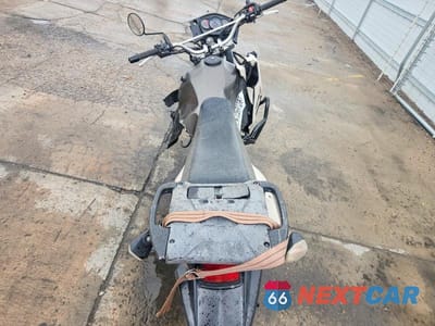 Zdjęcie 6 z 8 samochodu: 2011 KAWASAKI KL650 E VIN:JKAKLEE1XBDA36740 - miniatura