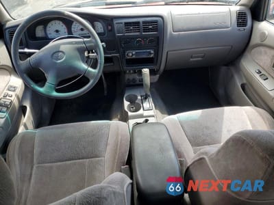 Zdjęcie 8 z 12 samochodu: 2001 TOYOTA TACOMA DOUBLE CAB PRERUNNER VIN:5TEGN92N11Z822238 - miniatura