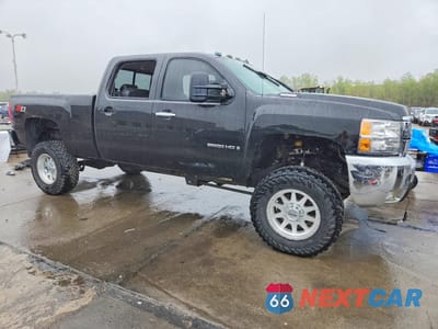 Czwarte zdjęcie samochodu z boku: 2008 CHEVROLET SILVERADO K2500 HEAVY DUTY VIN:1GCHK23658F119387 - miniatura
