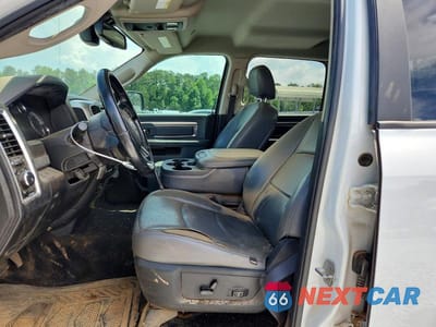 Zdjęcie 7 z 13 samochodu: 2019 RAM 1500 CLASSIC SLT VIN:1C6RR6TT5KS562254 - miniatura