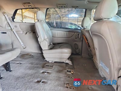 Zdjęcie 11 z 13 samochodu: 2004 TOYOTA SIENNA XLE LIMITED 7 PASSENGER VIN:5TDZA22C64S155923 - miniatura