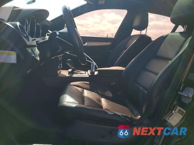 Zdjęcie 7 z 12 samochodu: 2013 MERCEDES-BENZ C 250 VIN:WDDGF4HB5DR242722 - miniatura
