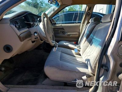 Zdjęcie 7 z 12 samochodu: 1994 FORD CROWN VICTORIA VIN:2FALP73W1RX172513 - miniatura