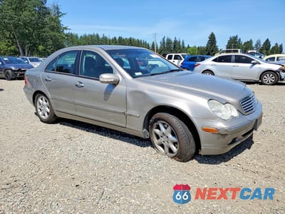 Czwarte zdjęcie samochodu z boku: 2004 MERCEDES-BENZ C 320 VIN:WDBRF64J54F509952 - miniatura