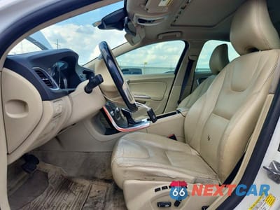 Zdjęcie 7 z 13 samochodu: 2015 VOLVO S60 PREMIER VIN:YV140MFK0F2355470 - miniatura