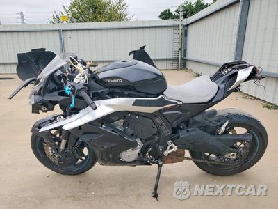 Trzecie zdjęcie samochodu z tyłu: 2025 CF MOTO 675SS VIN:LCEPEVLP2S6007375 - miniatura