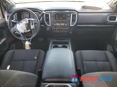 Zdjęcie 8 z 12 samochodu: 2019 NISSAN TITAN SV VIN:1N6AA1E6XKN503168 - miniatura