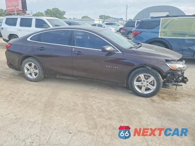 Czwarte zdjęcie samochodu z boku: 2020 CHEVROLET MALIBU LS VIN:1G1ZC5ST5LF109664 - miniatura