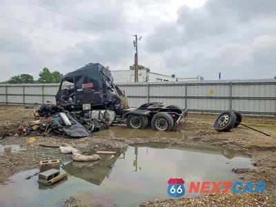 Trzecie zdjęcie samochodu z tyłu: 2012 VOLVO VN VNL VIN:4V4NC9EJ5CN545559 - miniatura
