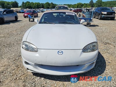 Piąte zdjęcie samochodu w środku: 2002 MAZDA MX-5 MIATA BASE VIN:JM1NB353920232507 - miniatura