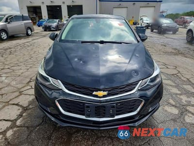 Piąte zdjęcie samochodu w środku: 2018 CHEVROLET CRUZE LT VIN:3G1BE6SM7JS624605 - miniatura
