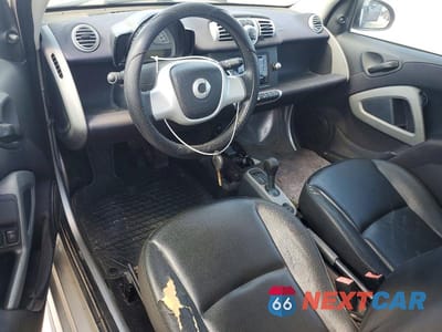 Zdjęcie 8 z 12 samochodu: 2015 SMART FORTWO PURE VIN:WMEEJ3BA1FK799182 - miniatura