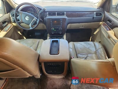 Zdjęcie 8 z 13 samochodu: 2010 GMC YUKON DENALI VIN:1GKUCEEF2AR230790 - miniatura