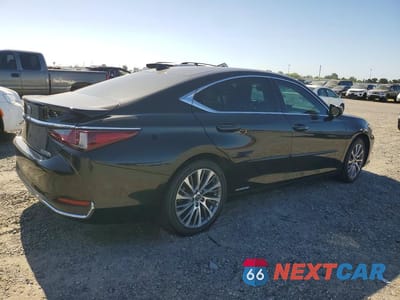 Trzecie zdjęcie samochodu z tyłu: 2020 LEXUS ES 300H VIN:58AD21B16LU008743 - miniatura