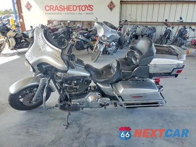 Trzecie zdjęcie samochodu z tyłu: 2003 HARLEY-DAVIDSON FLHTCUI ANNIVERSARY VIN:1HD1FCW473Y636028 - miniatura