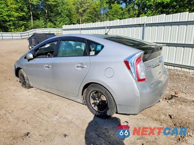 Drugie zdjęcie samochodu z przodu: 2015 TOYOTA PRIUS TWO VIN:JTDKN3DU0F1875901 - miniatura