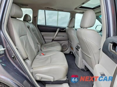 Zdjęcie 11 z 13 samochodu: 2013 TOYOTA HIGHLANDER SE VIN:5TDZK3EHXDS101969 - miniatura