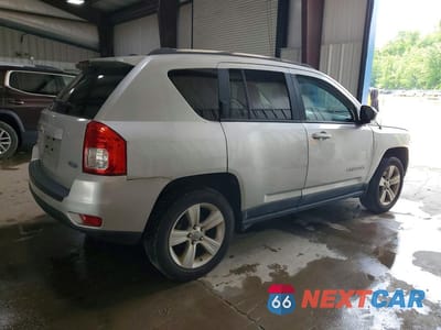 Trzecie zdjęcie samochodu z tyłu: 2011 JEEP COMPASS SPORT VIN:1J4NF1FB0BD282651 - miniatura