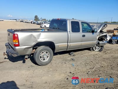 Trzecie zdjęcie samochodu z tyłu: 1999 CHEVROLET SILVERADO C2500 VIN:1GCFC29U1XZ109379 - miniatura