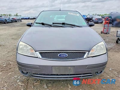 Piąte zdjęcie samochodu w środku: 2005 FORD FOCUS ZX5 VIN:3FAFP37N25R146759 - miniatura