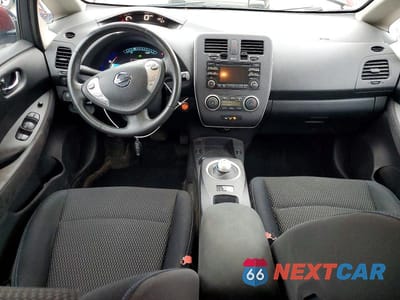 Zdjęcie 8 z 12 samochodu: 2015 NISSAN LEAF S VIN:1N4AZ0CP5FC315781 - miniatura
