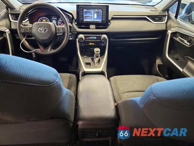 Zdjęcie 8 z 14 samochodu: 2021 TOYOTA RAV4 XLE VIN:2T3P1RFV1MC224061 - miniatura