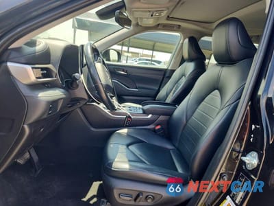 Zdjęcie 7 z 13 samochodu: 2021 TOYOTA HIGHLANDER XLE VIN:5TDGZRBHXMS120399 - miniatura