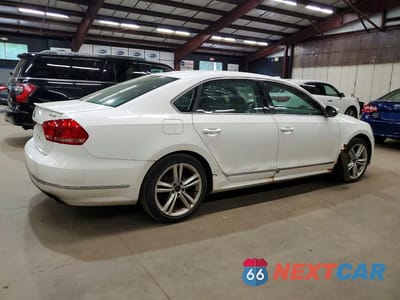 Trzecie zdjęcie samochodu z tyłu: 2012 VOLKSWAGEN PASSAT SEL VIN:1VWCM7A35CC083850 - miniatura