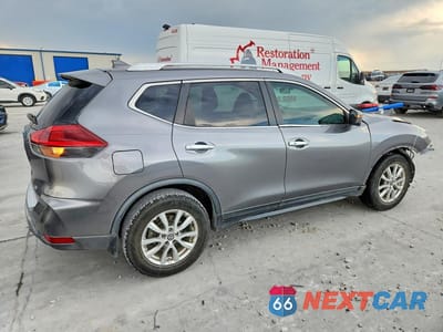 Trzecie zdjęcie samochodu z tyłu: 2018 NISSAN ROGUE SV VIN:KNMAT2MT8JP595183 - miniatura