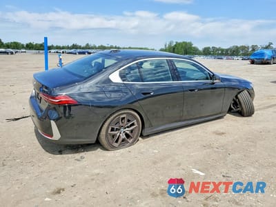 Trzecie zdjęcie samochodu z tyłu: 2026 BMW 530 XI VIN:WBA53FJ04TCX42366 - miniatura