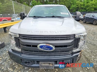 Piąte zdjęcie samochodu w środku: 2019 FORD F350 SUPER DUTY VIN:1FT8X3B65KEF52598 - miniatura