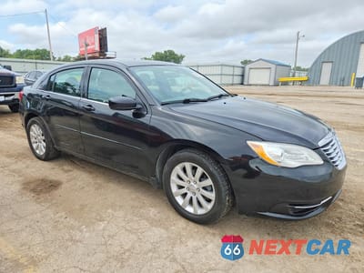 Czwarte zdjęcie samochodu z boku: 2014 CHRYSLER 200 TOURING VIN:1C3CCBBG6EN237455 - miniatura