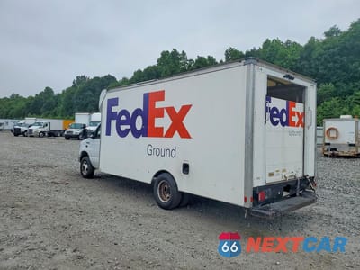 Drugie zdjęcie samochodu z przodu: 2022 FORD E450 DELIVERY TRUCK VIN:1FDXE4FN2NDC01548 - miniatura